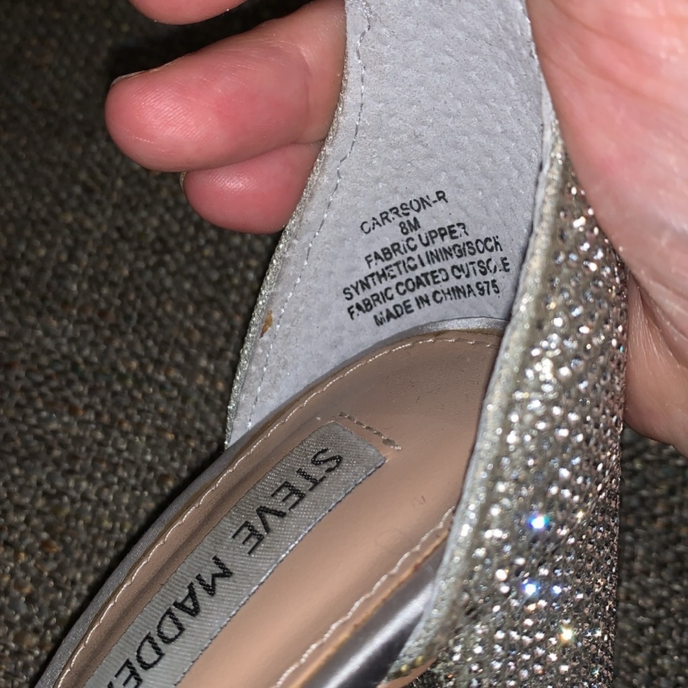 Gently Loved Steve Madden Carrson -R Heels - Picture 4 of 8